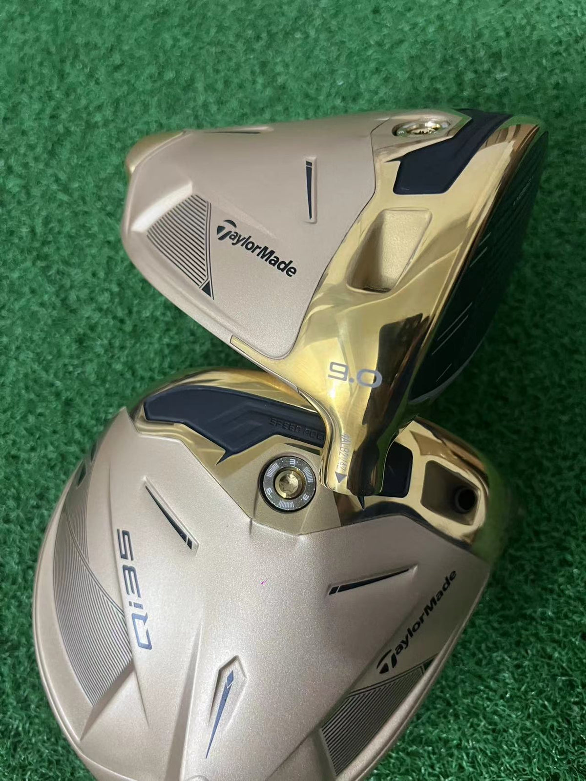 Taylormade QI35 Driver（Gold）