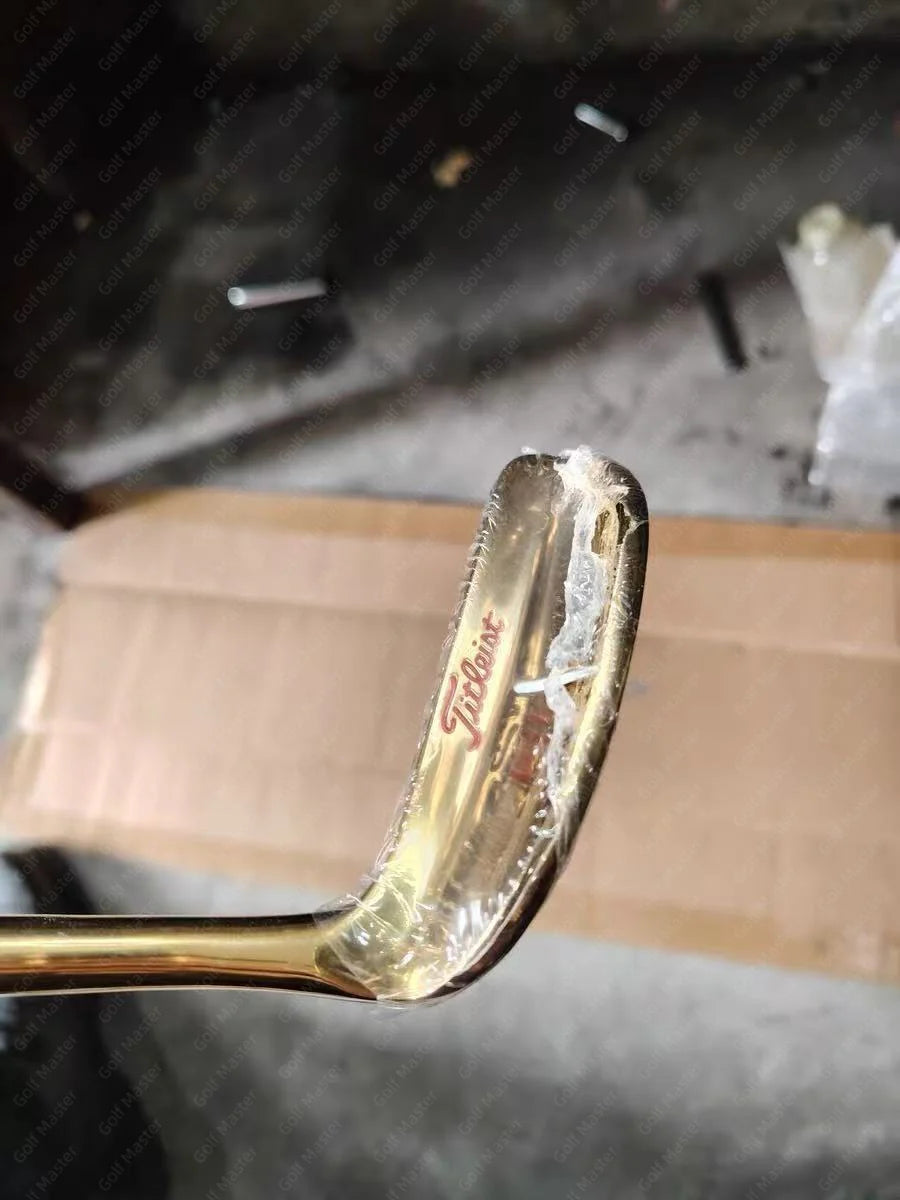 12 Scotty Cameron Putter
