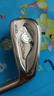 Titleist T200 lrons