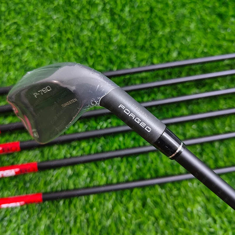 Taylormade P790 Black third generation irons
