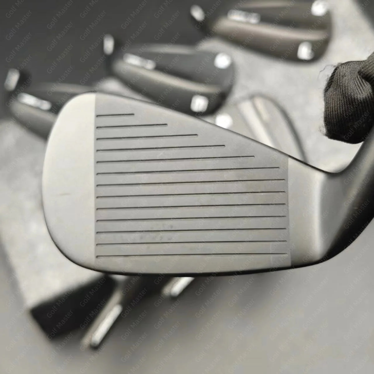 Taylormade P790-black irons（The fourth generation）