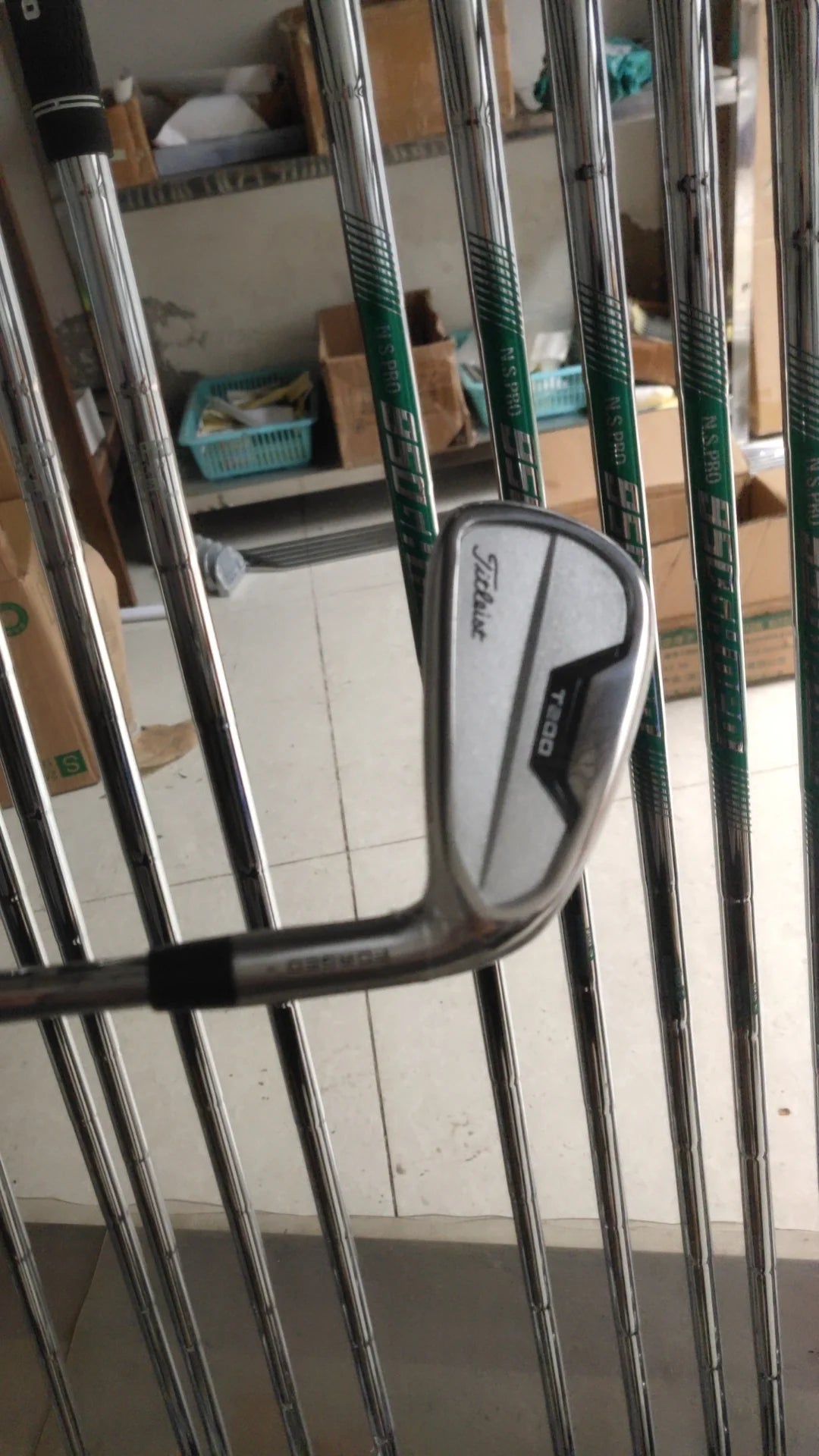Titleist T200 Irons type 2023 classic style