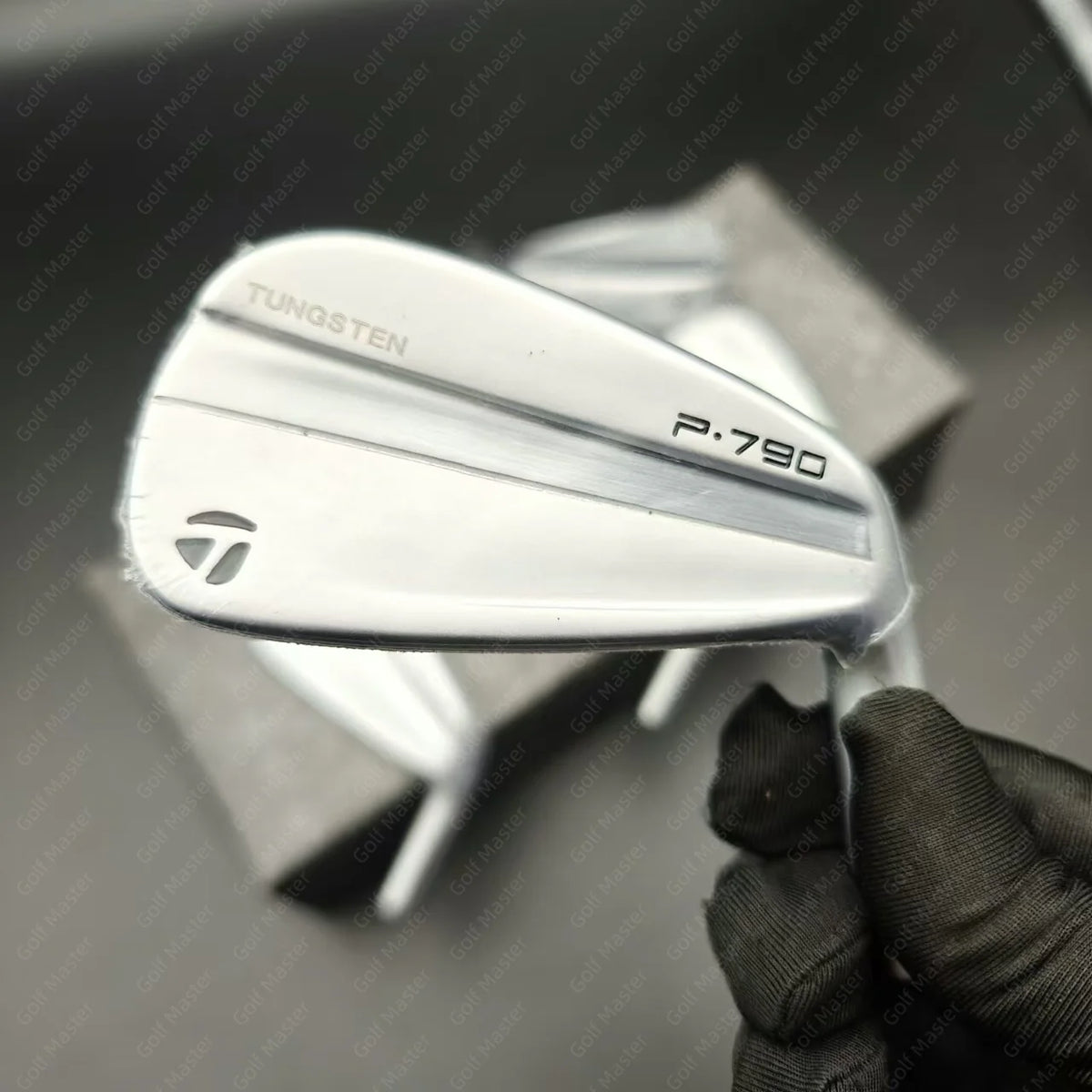 Taylormade P790-Silver Four Generation irons