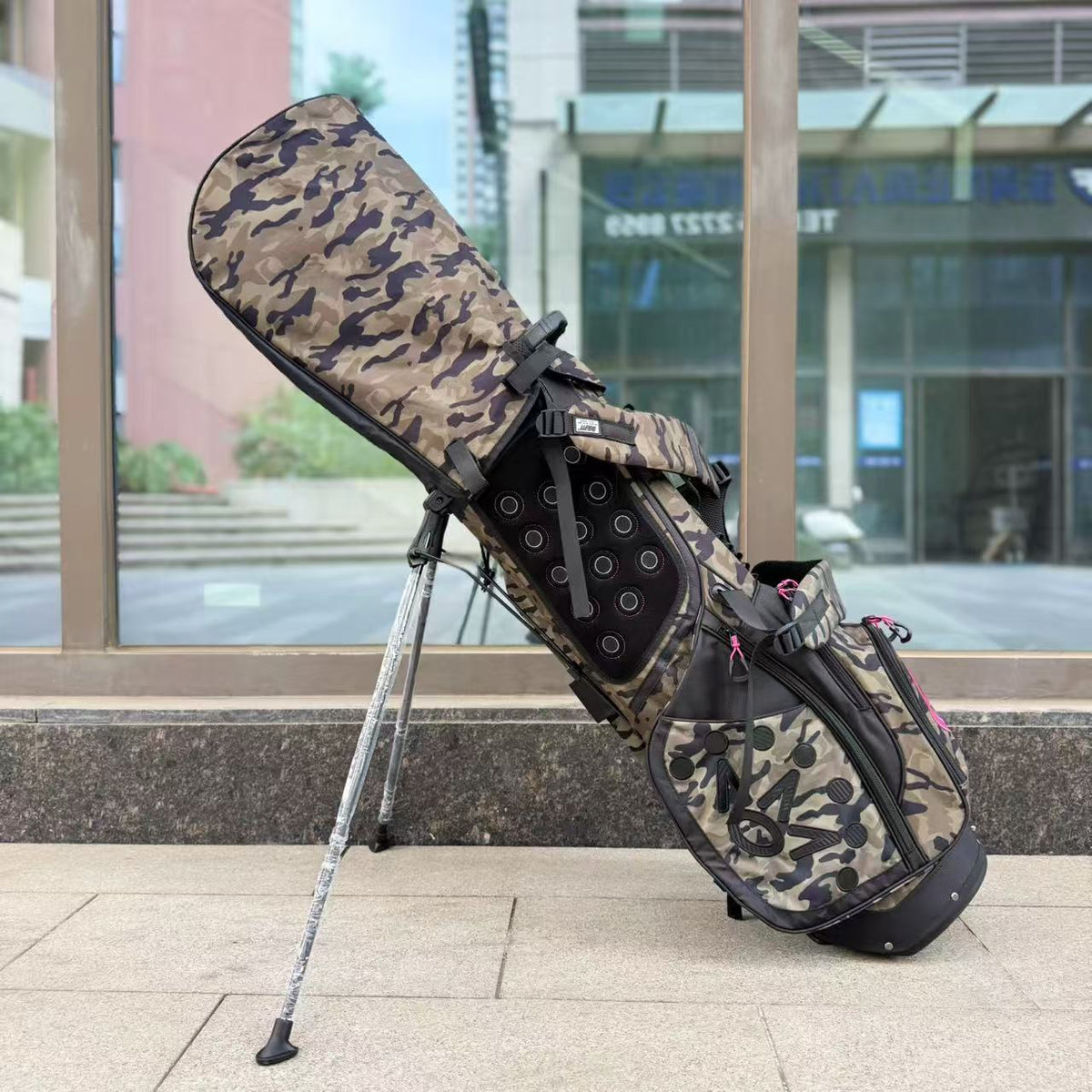74-Scotty Cameron bag