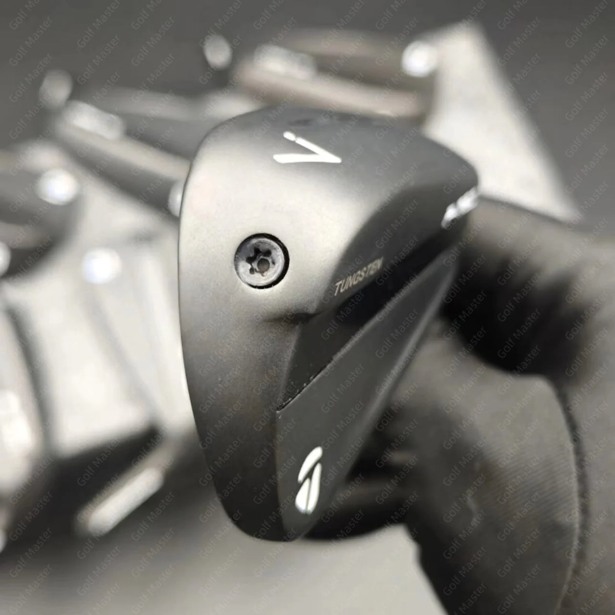 Taylormade P790-black irons（The fourth generation）