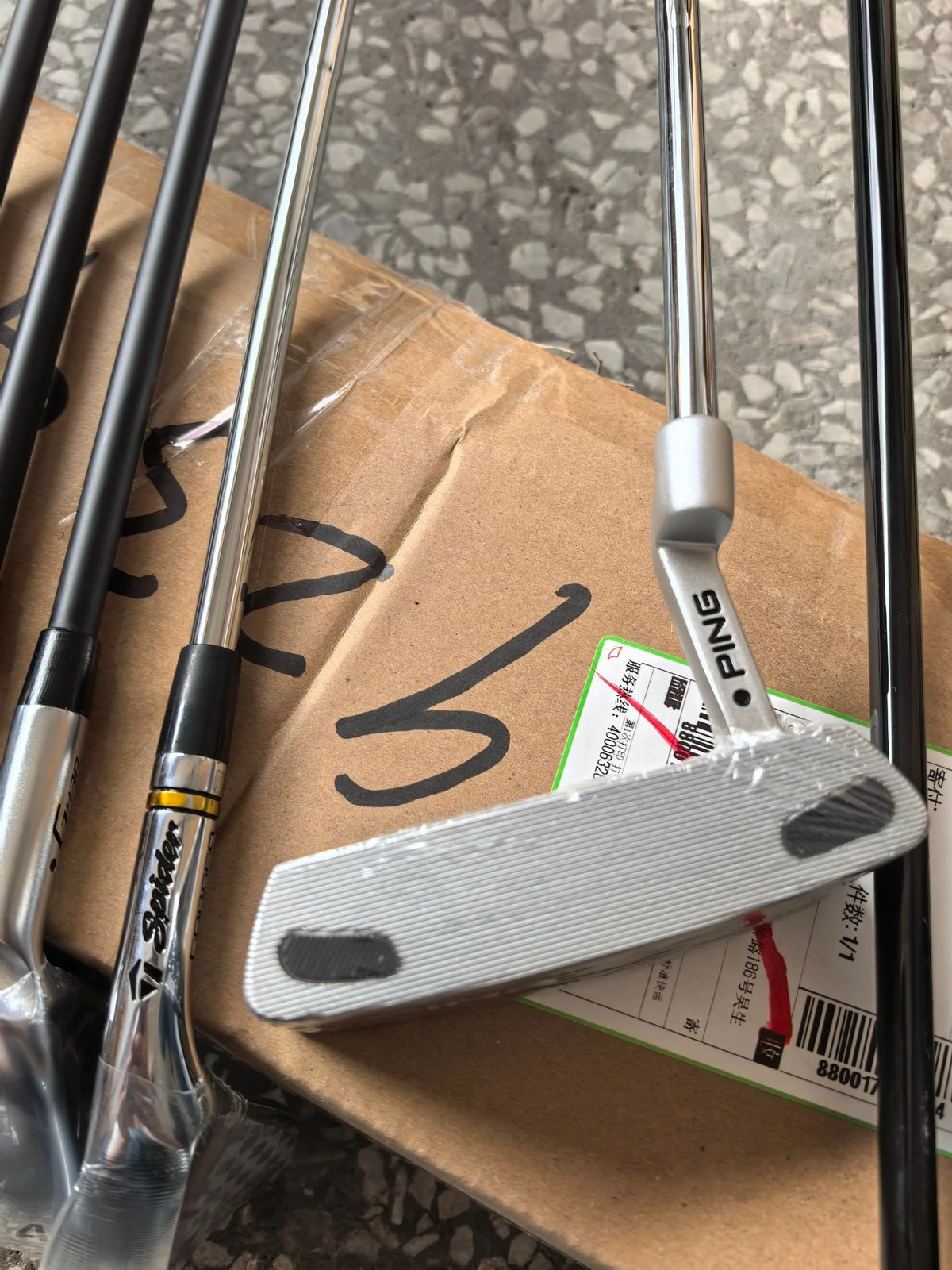 Taylormade MG4 co-branded KITH Silver Wedge