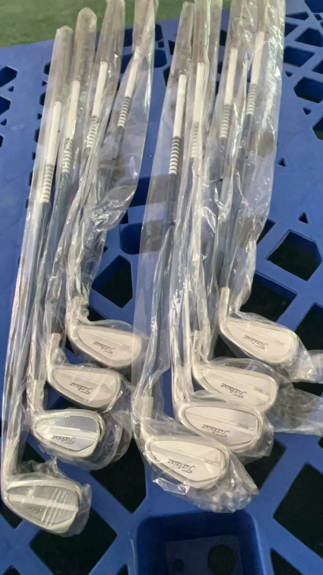 Titleist T200 lrons
