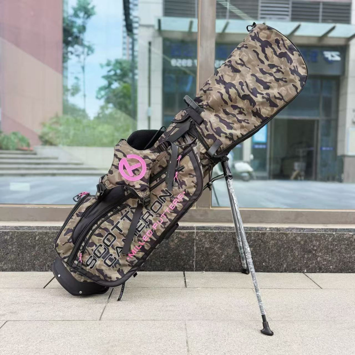 74-Scotty Cameron bag